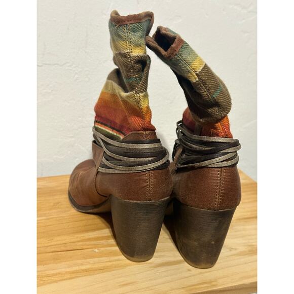 Colorful Ankle Boots Boho / Southwestern Womans - size 8 1/2 Mossimo Supply Co. - Picture 3 of 7